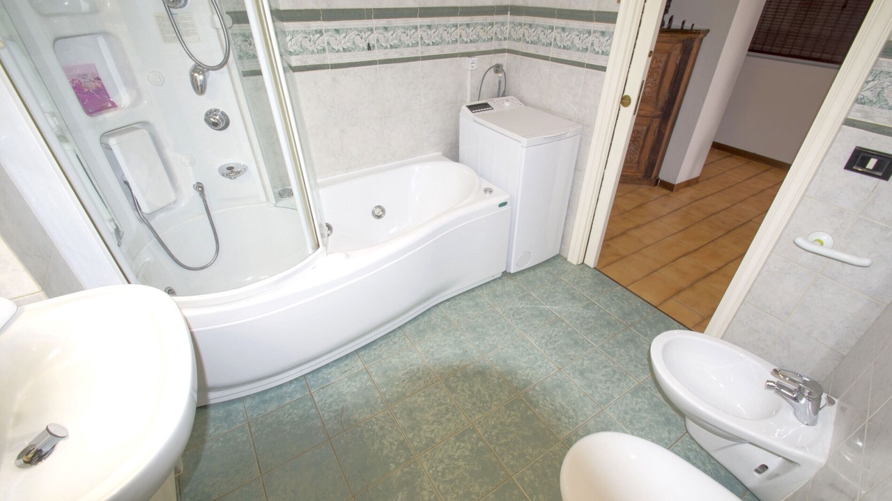 Photo of Bathroom in Luino