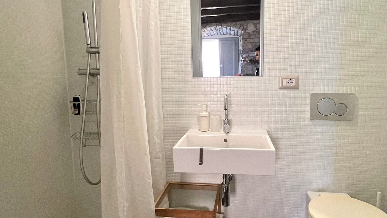 Photo of Bathroom in Bosa Historic Centre