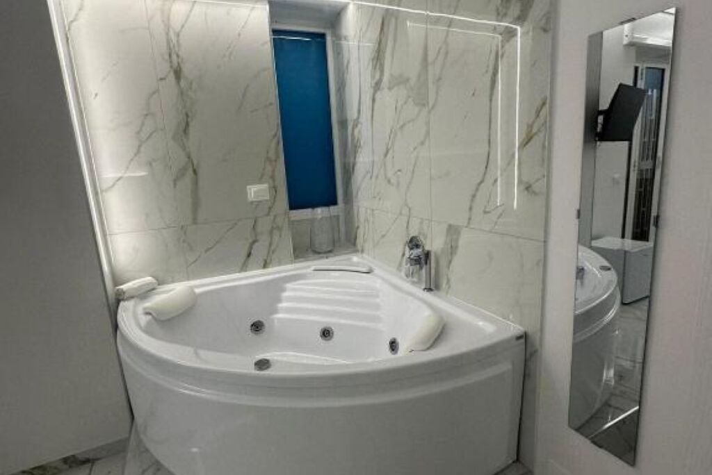 Photo of Bathroom in Naples