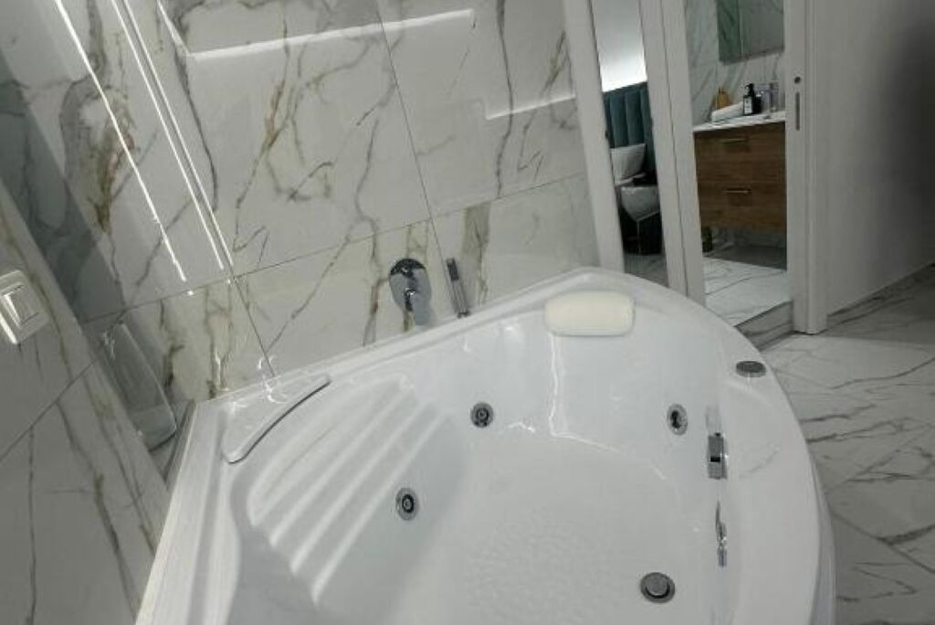 Photo of Bathroom in Naples
