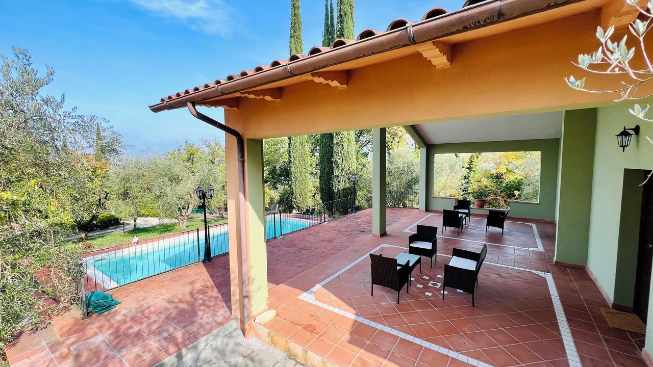 Photo of Patio Balcony in Giove