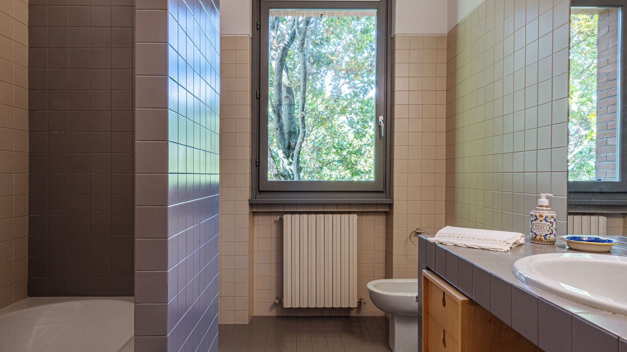 Photo of Bathroom in Canelli