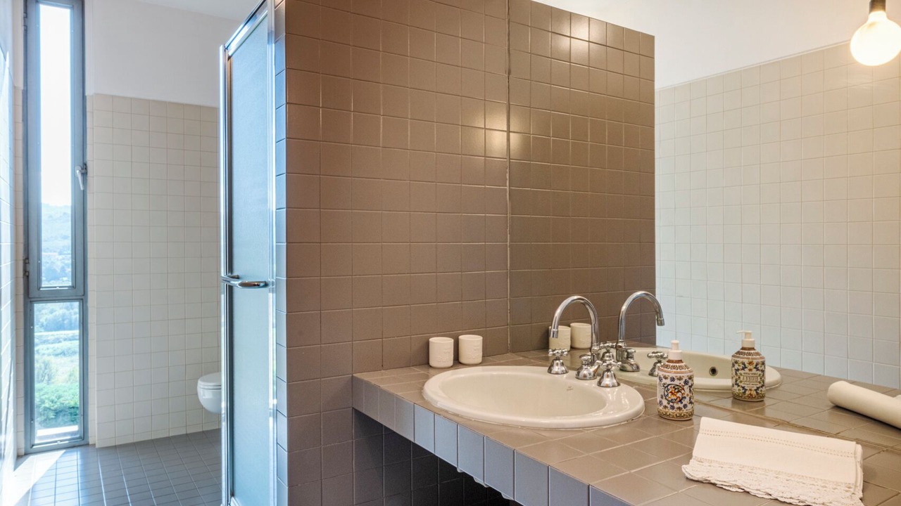 Photo of Bathroom in Canelli