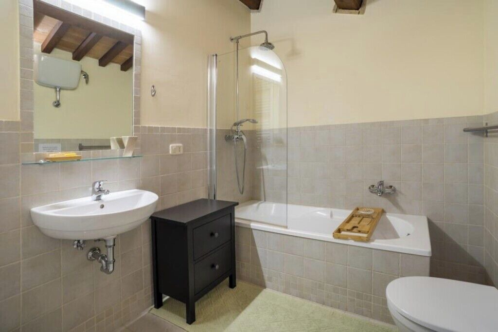 Photo of Bathroom in Camporotondo di Fiastrone