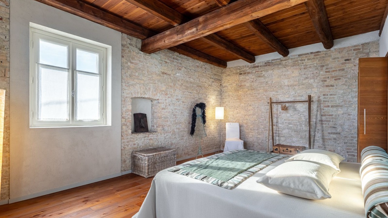 Photo of Bedroom in Monforte d'Alba