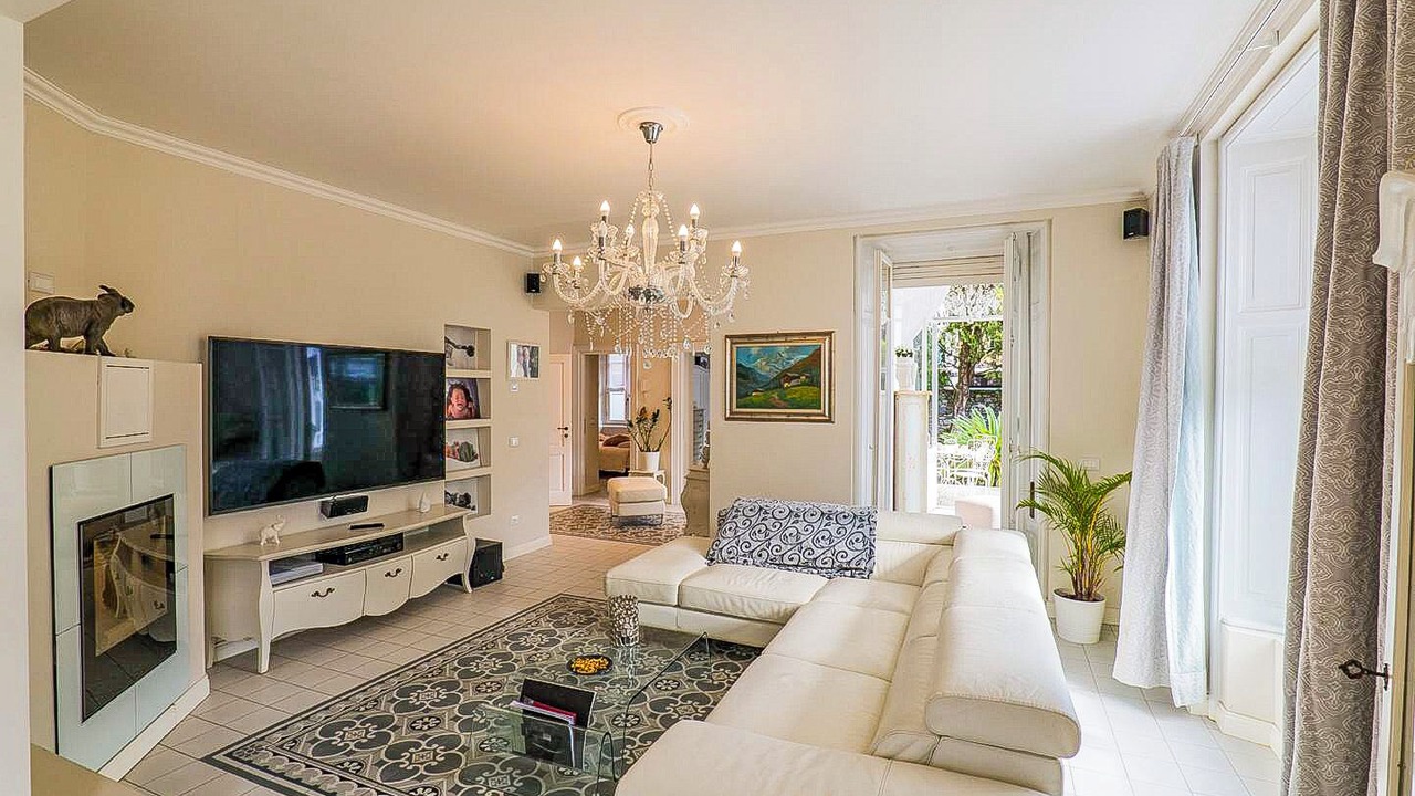 Photo of Livingroom in Intra