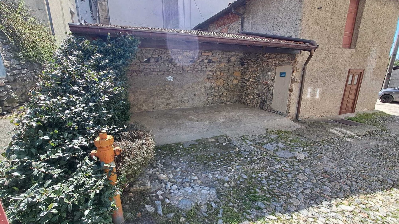 Photo of Outdoor in Azzio