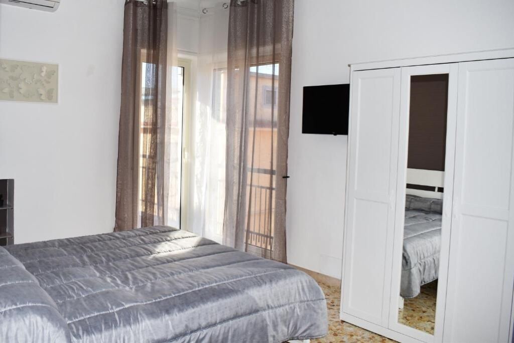 Photo of Bedroom in Naples City Centre