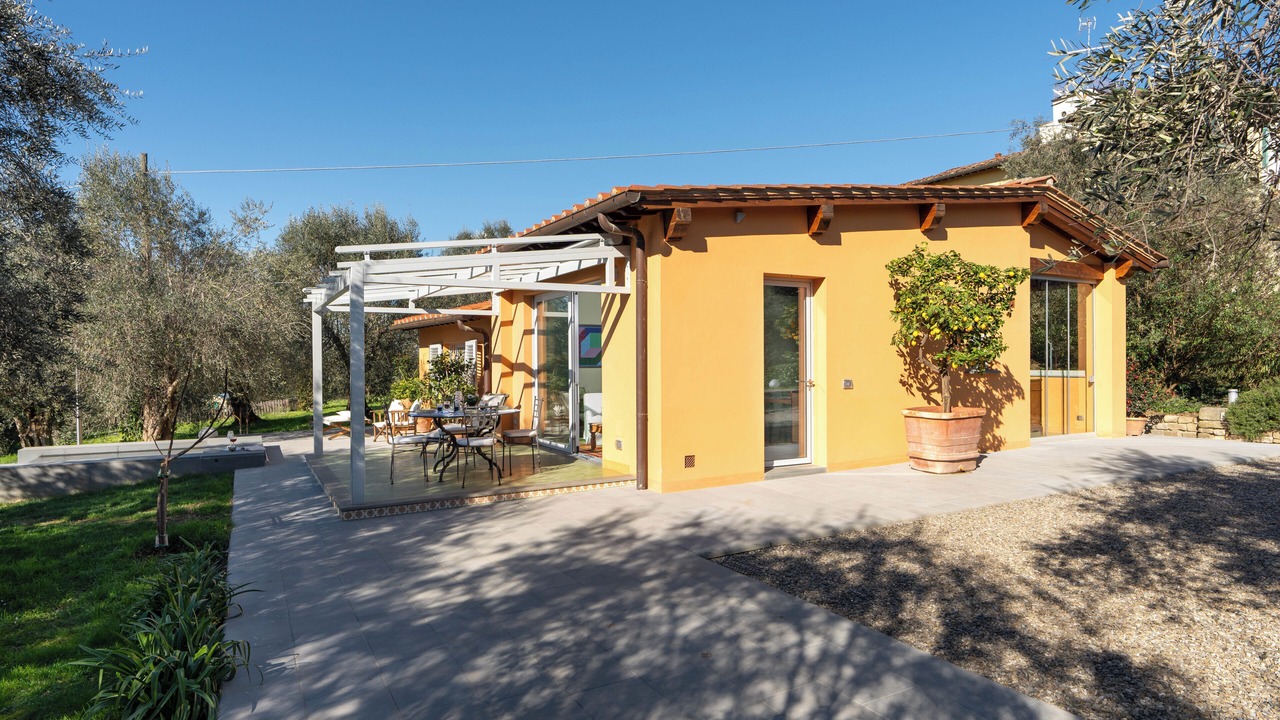 Photo of Patio Balcony in Le Cure