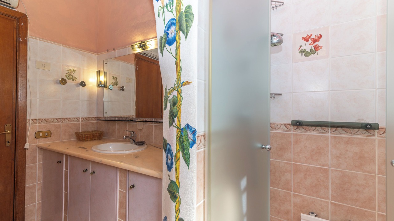 Photo of Bathroom in Baja Sardinia