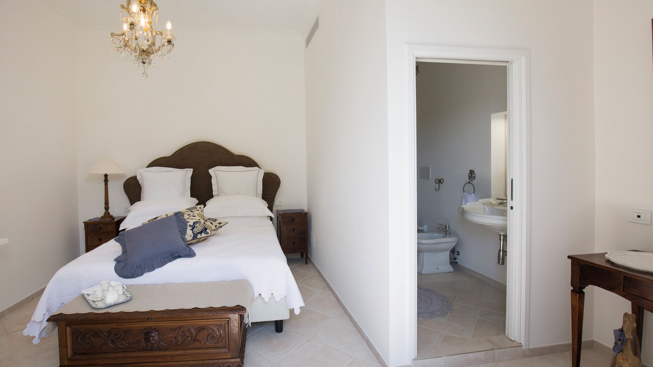 Photo of Bedroom in Meta