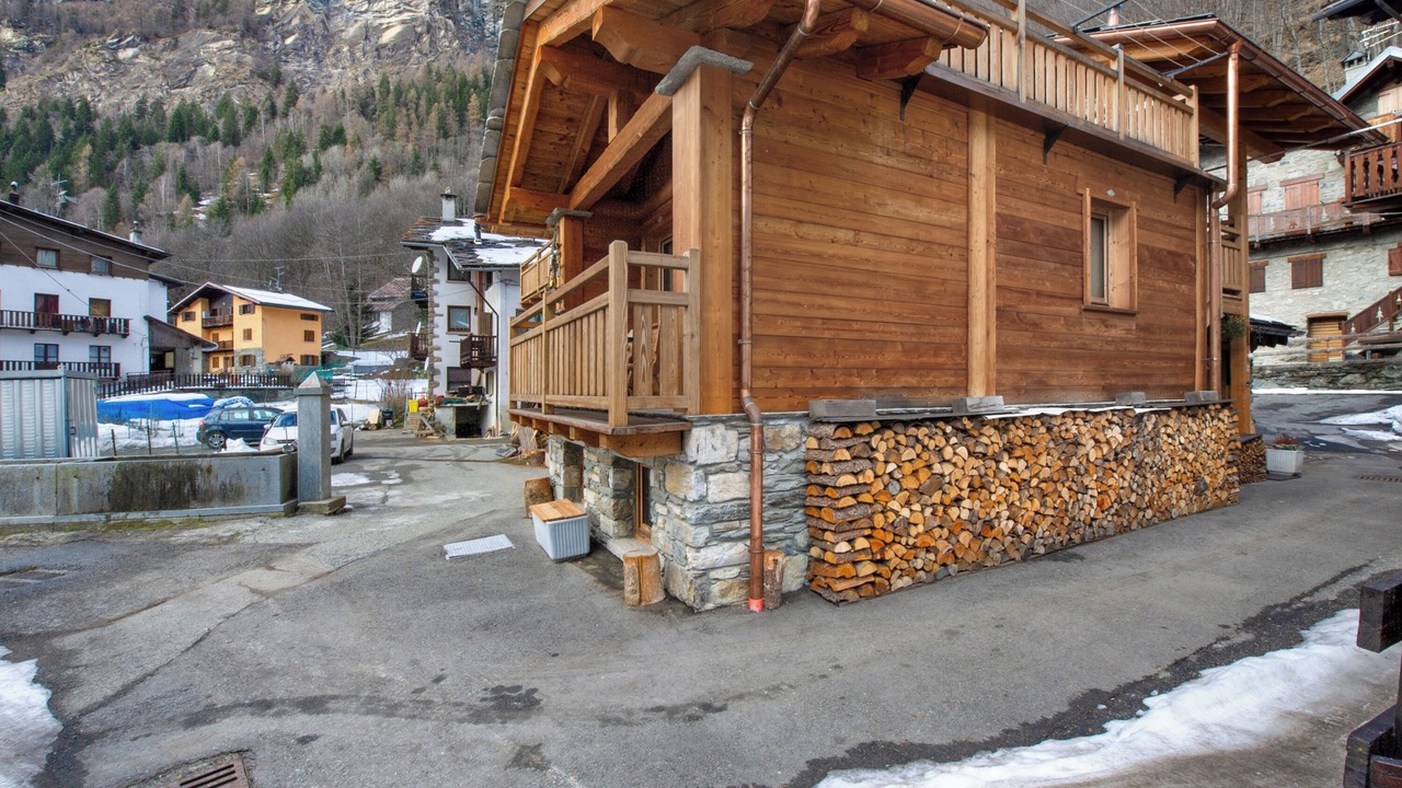 Photo of Outdoor in Maen