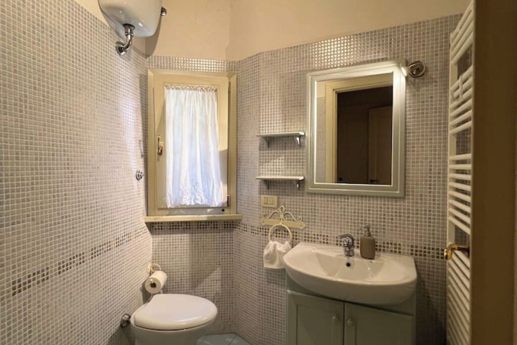 Photo of Bathroom in Arrone