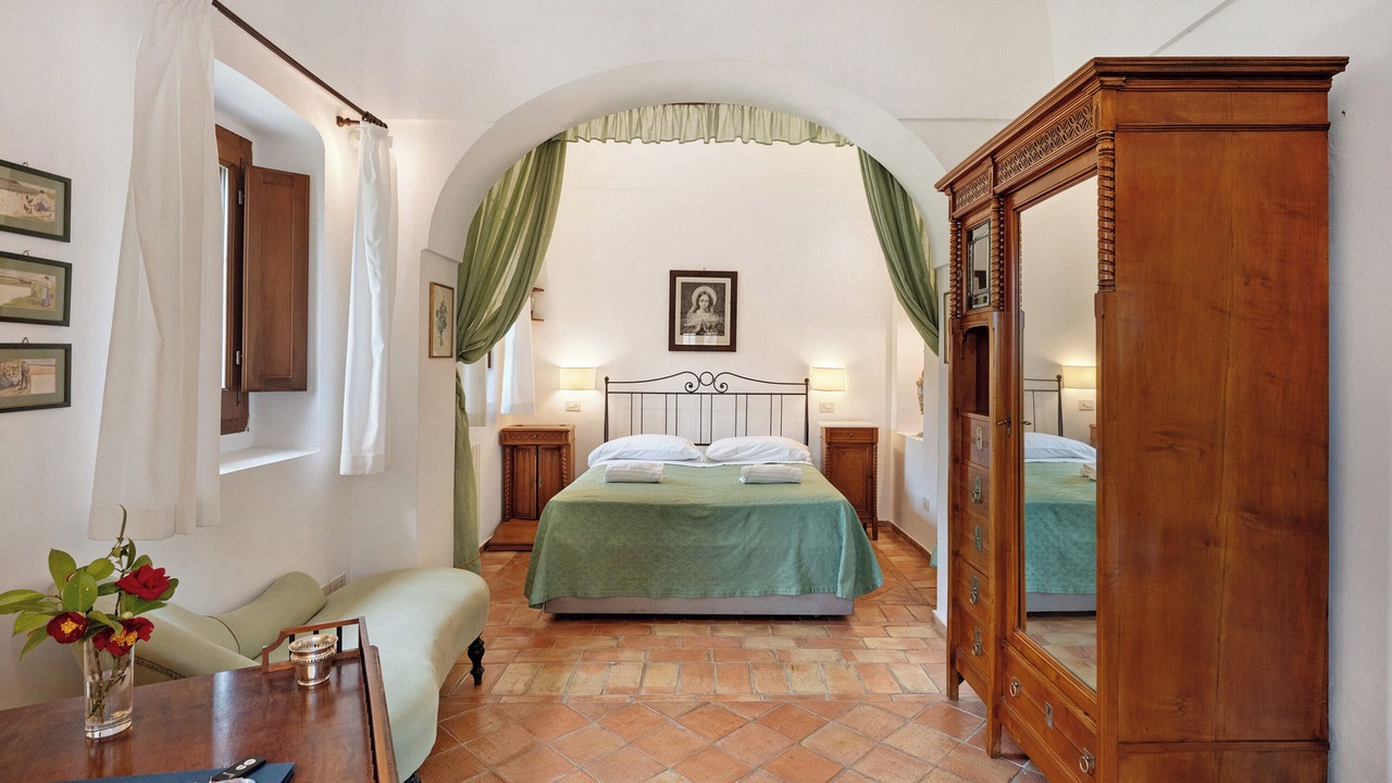 Photo of Bedroom in Meta