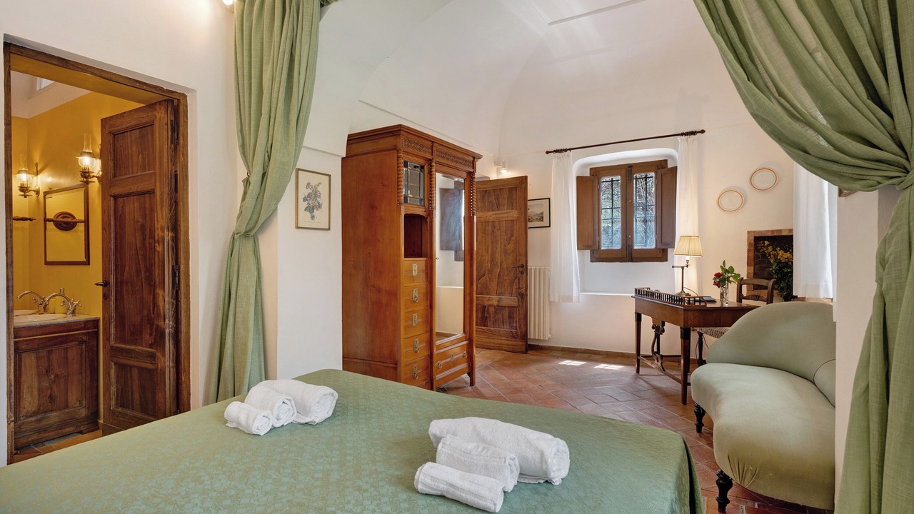 Photo of Bedroom in Meta