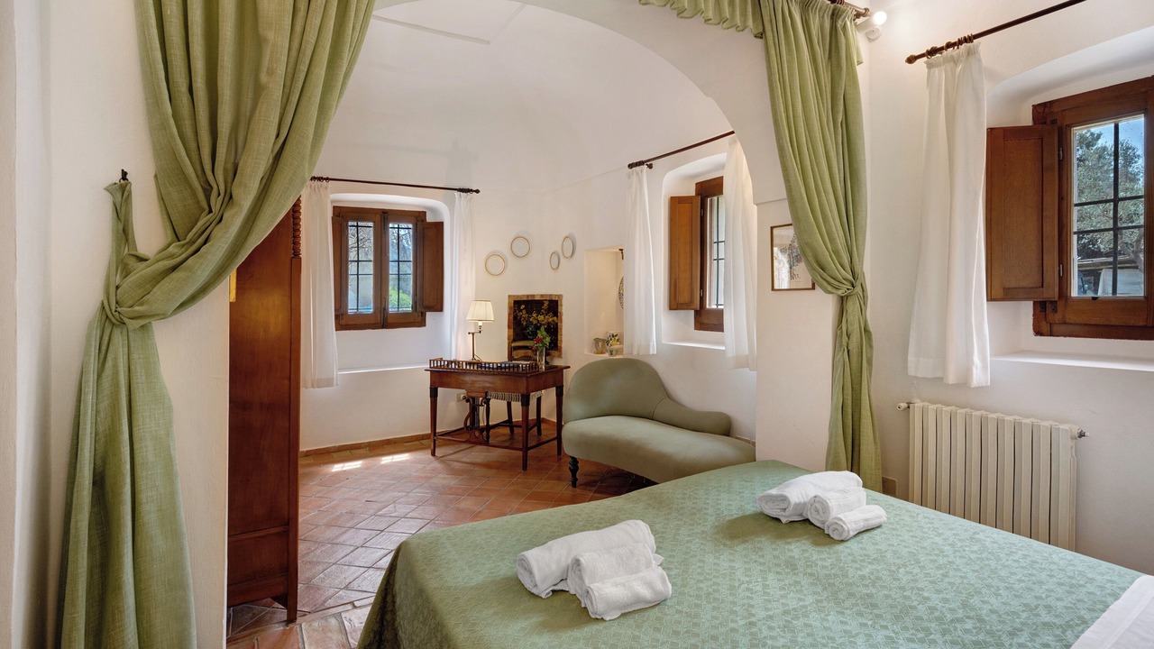 Photo of Bedroom in Meta