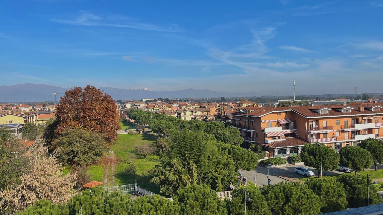 Photo of Others in Leini