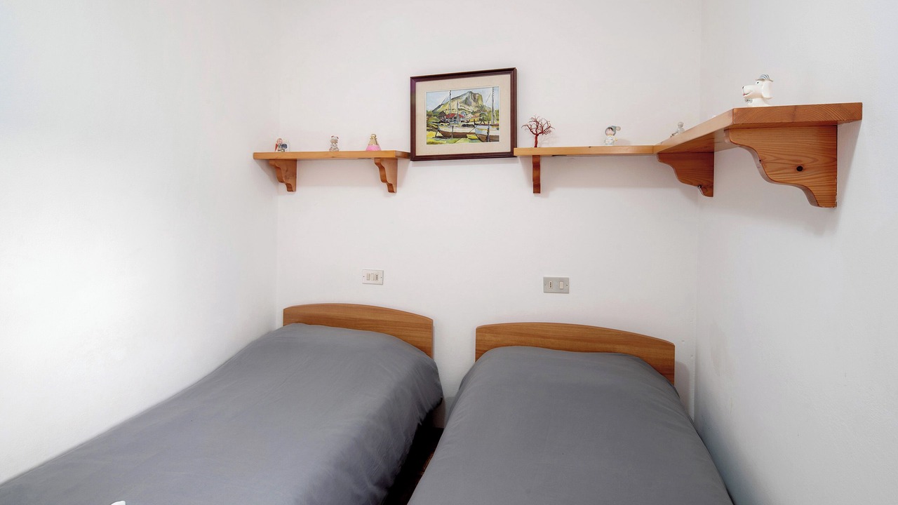 Photo of Bedroom in Caviola