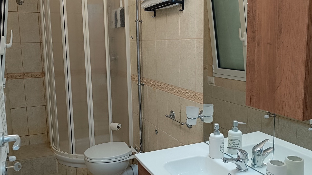 Photo of Bathroom in Naro