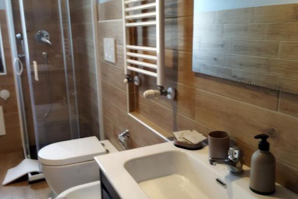 Photo of Bathroom in Viverone