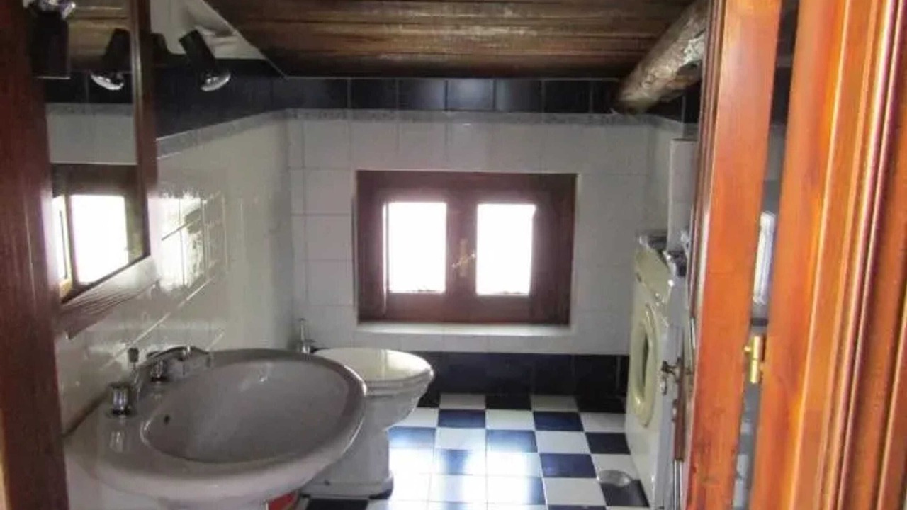Photo of Bathroom in Mendicino