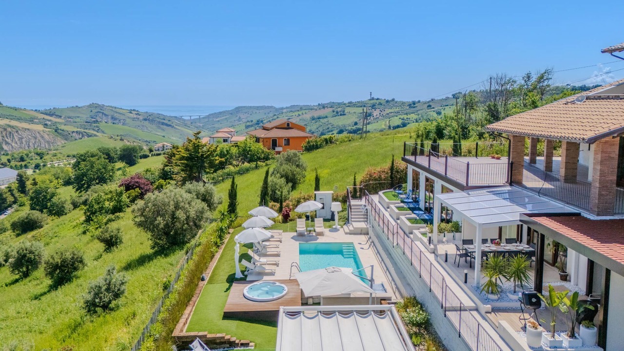 Photo of Outdoor in Atri