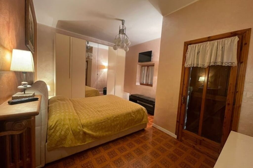 Photo of Bedroom in Saint-remy-de-provence