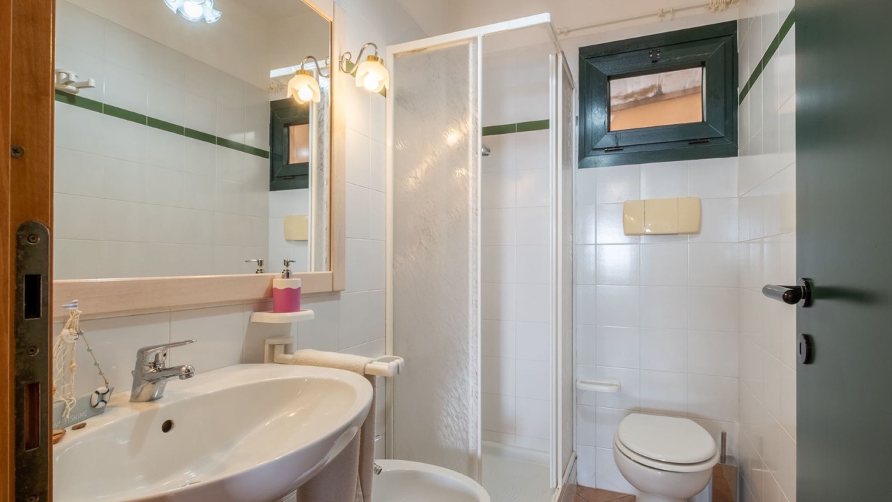 Photo of Bathroom in Geremeas