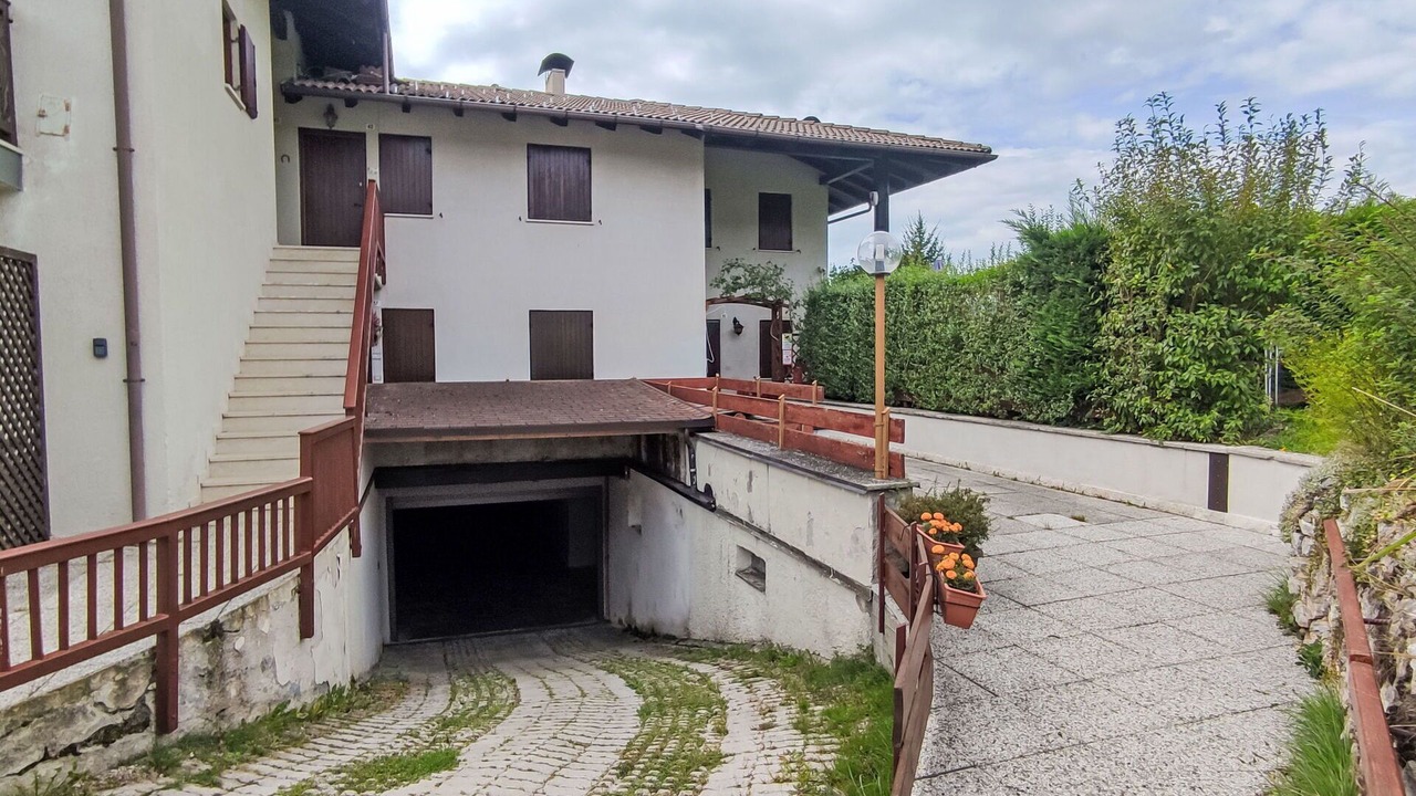 Photo of Others in Sfruz