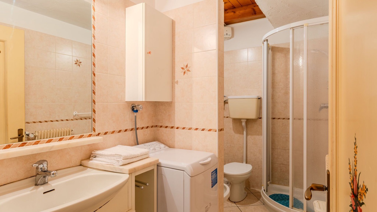 Photo of Bathroom in Taio