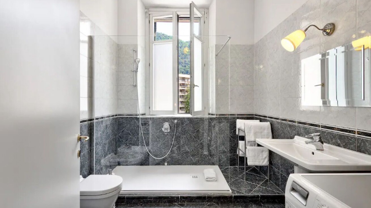 Photo of Bathroom in Como City Centre