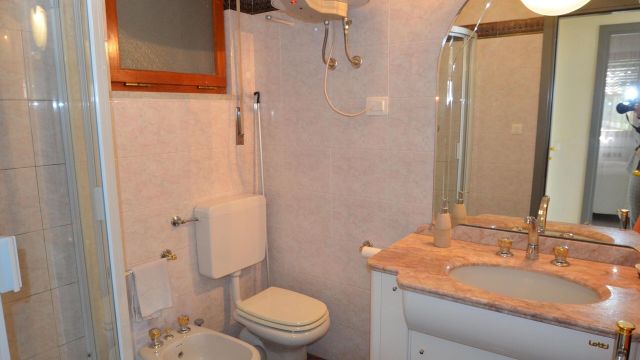 Photo of Bathroom in Recco