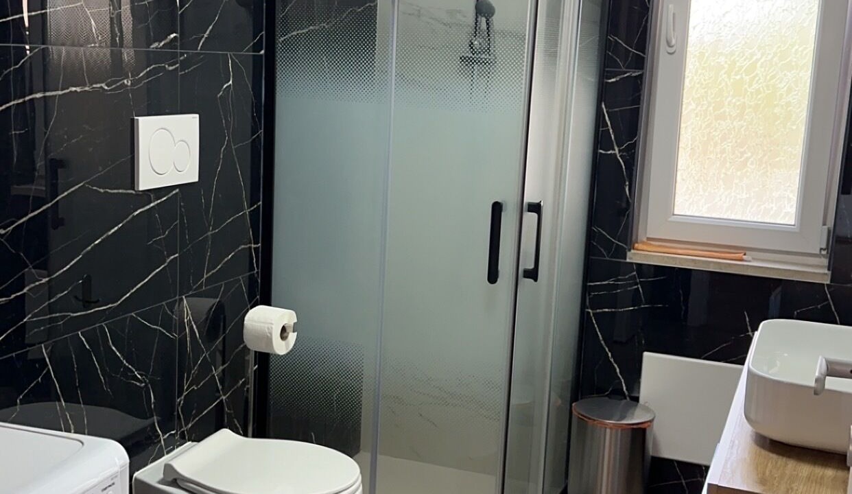 Photo of Bathroom in Aprilia