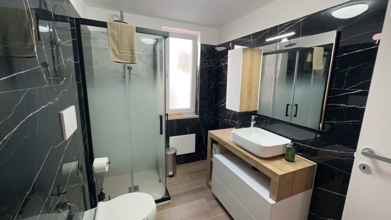 Photo of Bathroom in Aprilia
