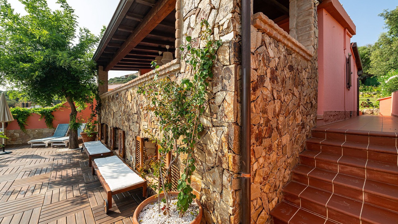 Photo of Patio Balcony in Geremeas