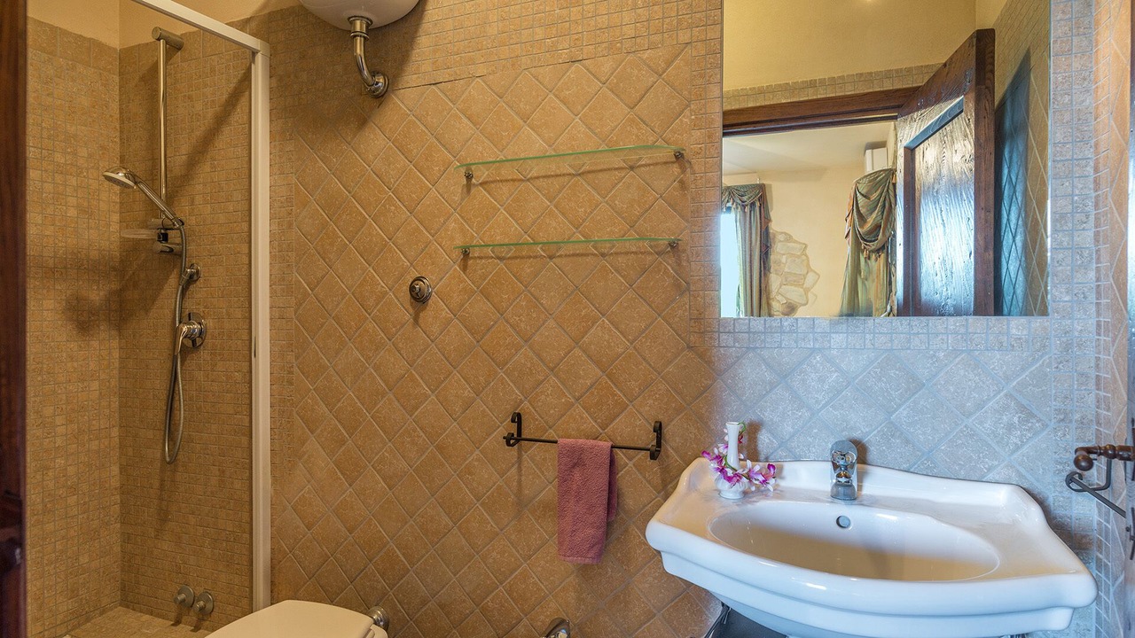 Photo of Bathroom in Montoro