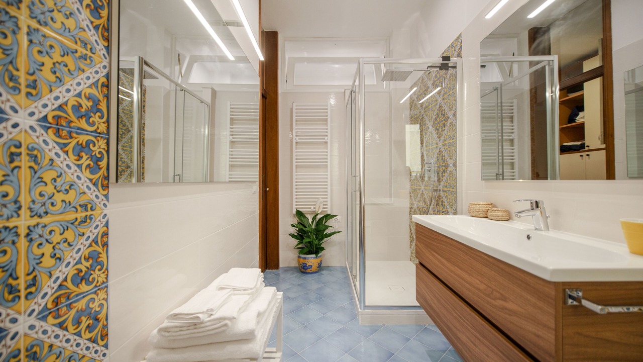 Photo of Bathroom in Naples City Centre