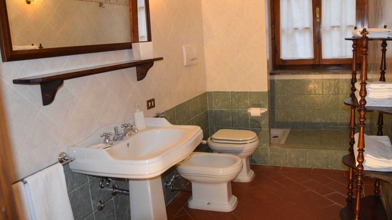 Photo of Bathroom in Lajatico