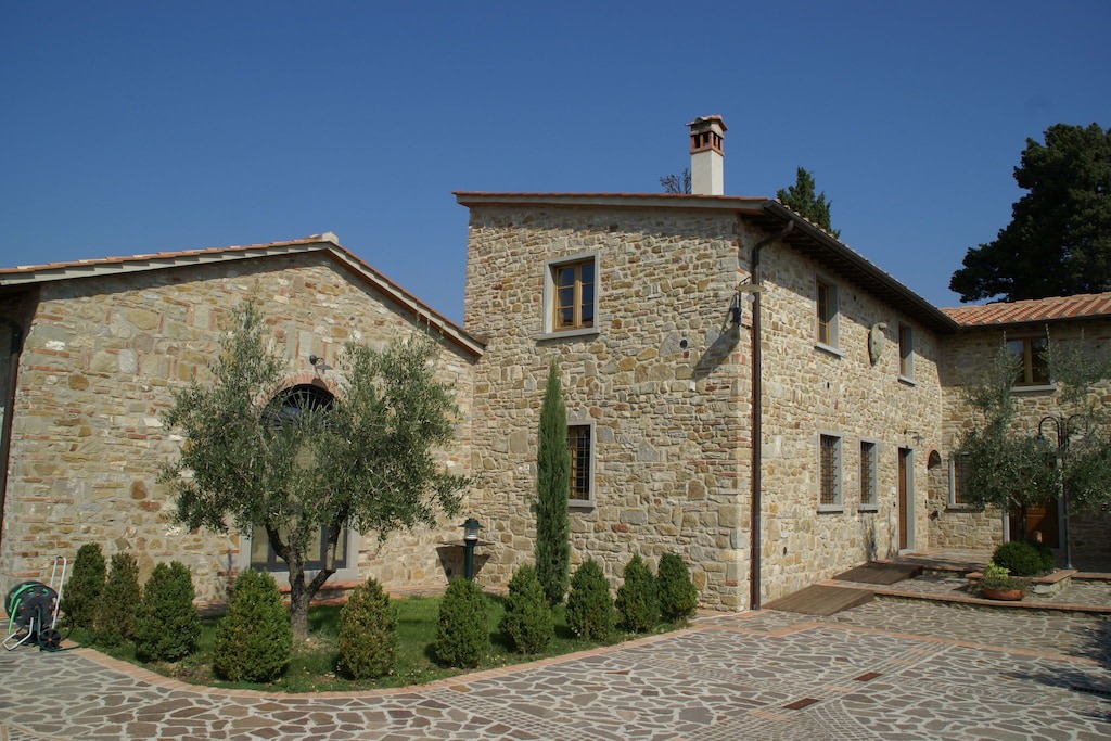Photo of Buildings in Montecarelli