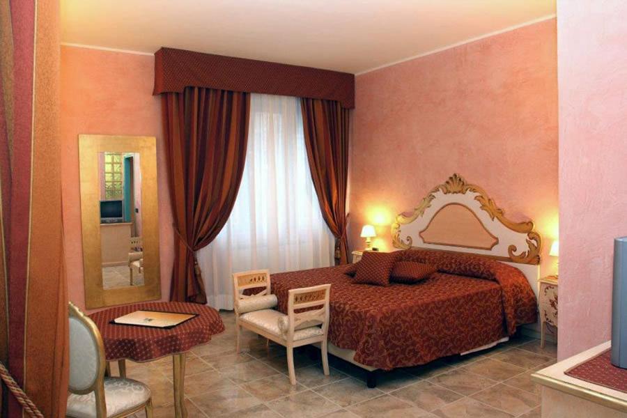 Photo of Others in Recco