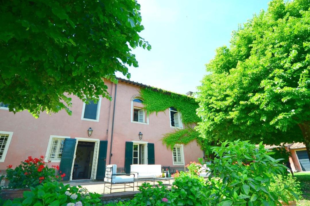 Photo of Buildings in Vicopelago