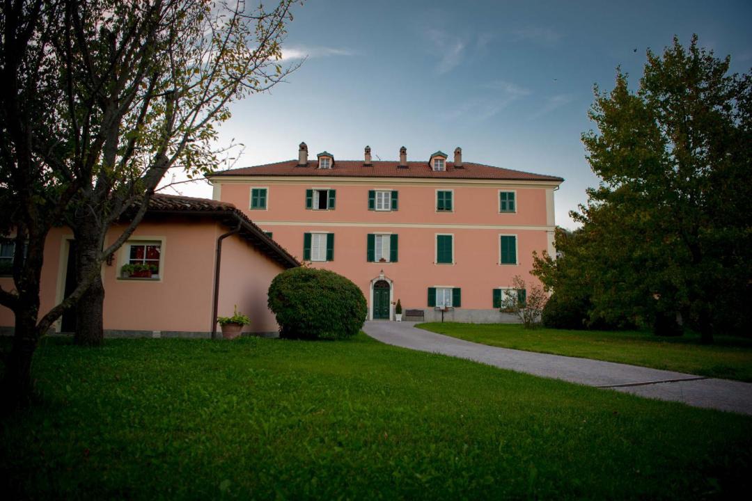 Photo of Buildings in Carcare