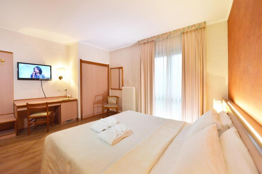 Photo of Bedroom in Chatillon