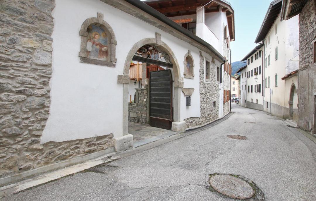Photo of Buildings in Sutrio