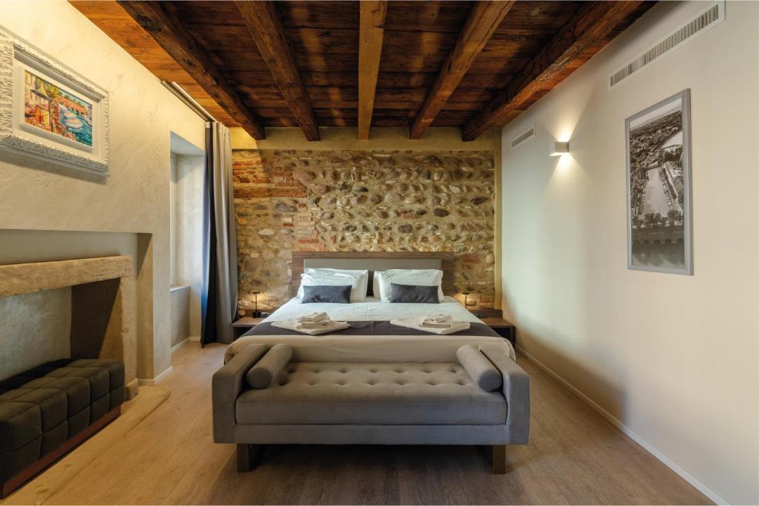 Photo of Bedroom in Peschiera del Garda City Centre