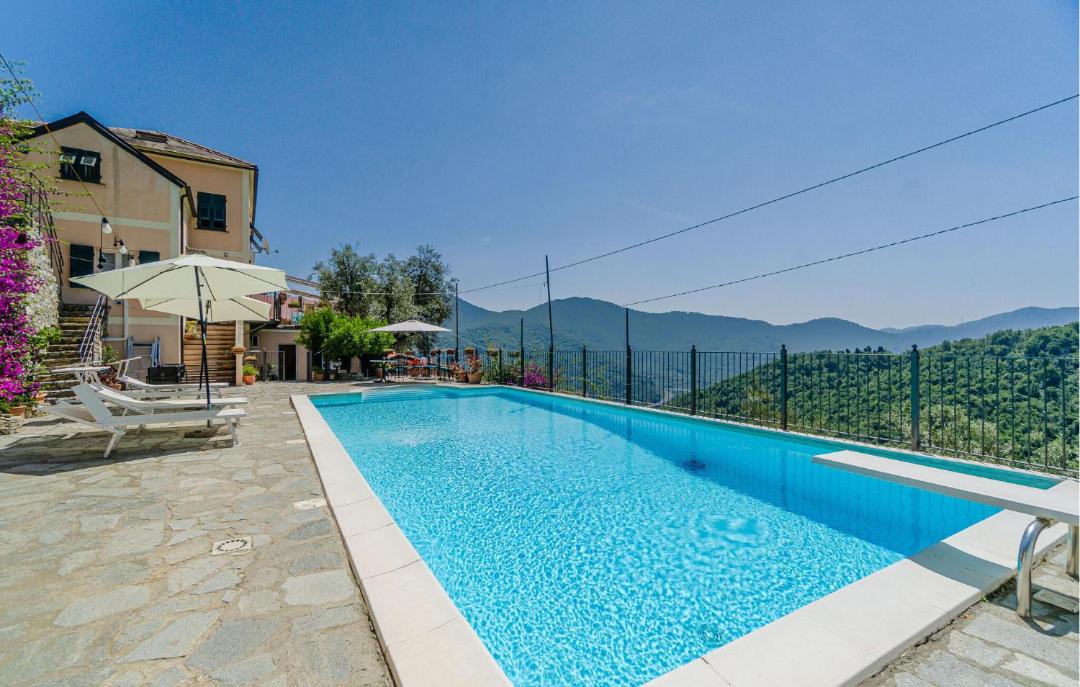 Photo of Others in Recco