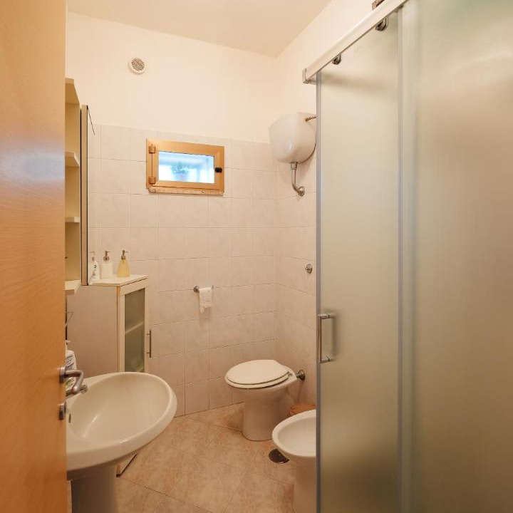 Photo of Bathroom in Lancusi