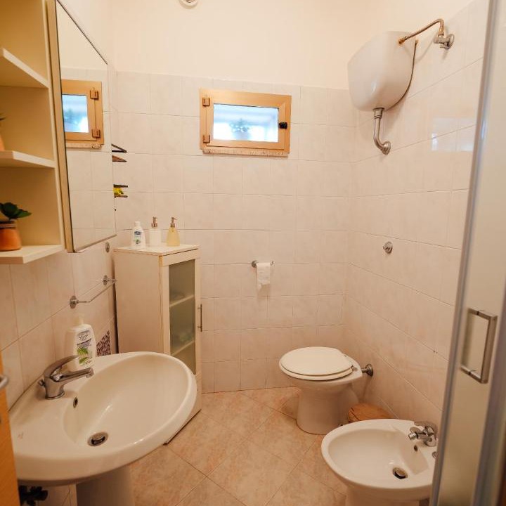 Photo of Bathroom in Lancusi