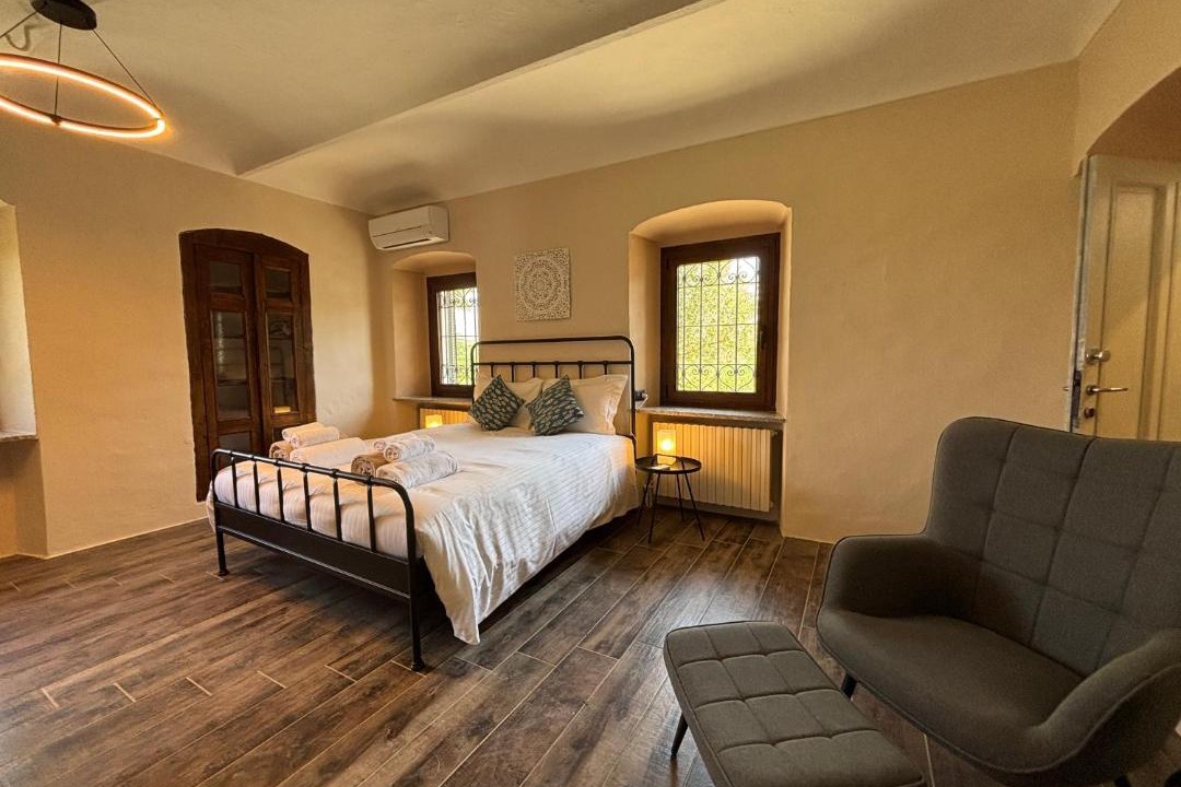 Photo of Bedroom in Mango