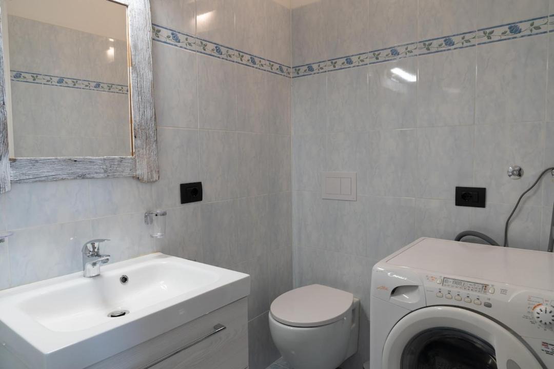 Photo of Bathroom in Calozzo